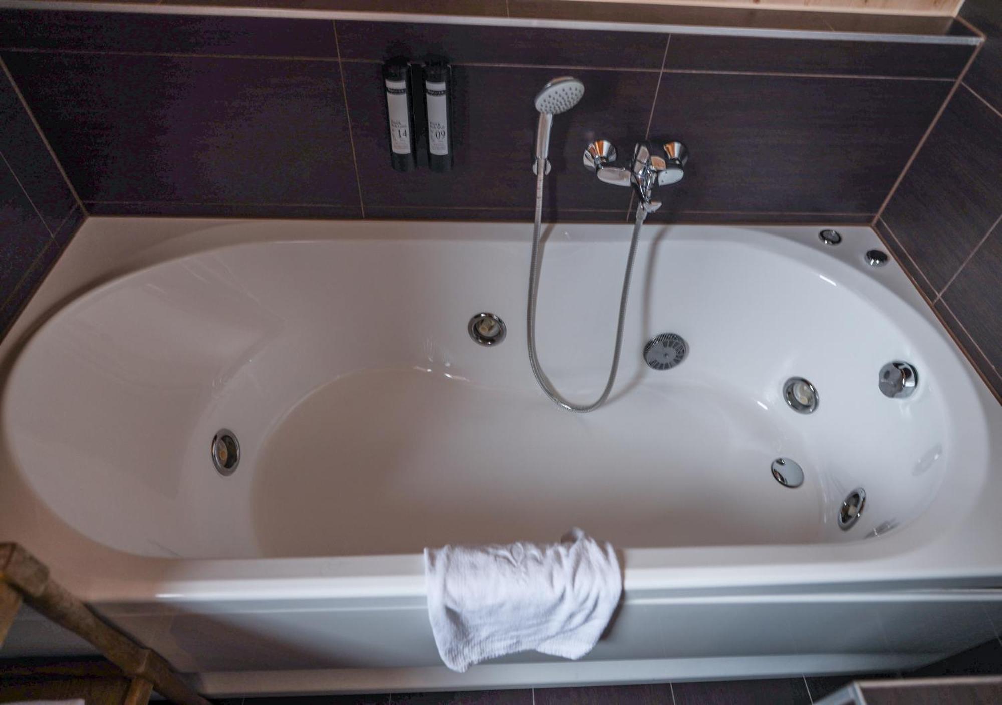 1A Chalet "Wolke" Wandern, Grillen, Wellness Im Traumhaus Wolfsbergi járás Kültér fotó